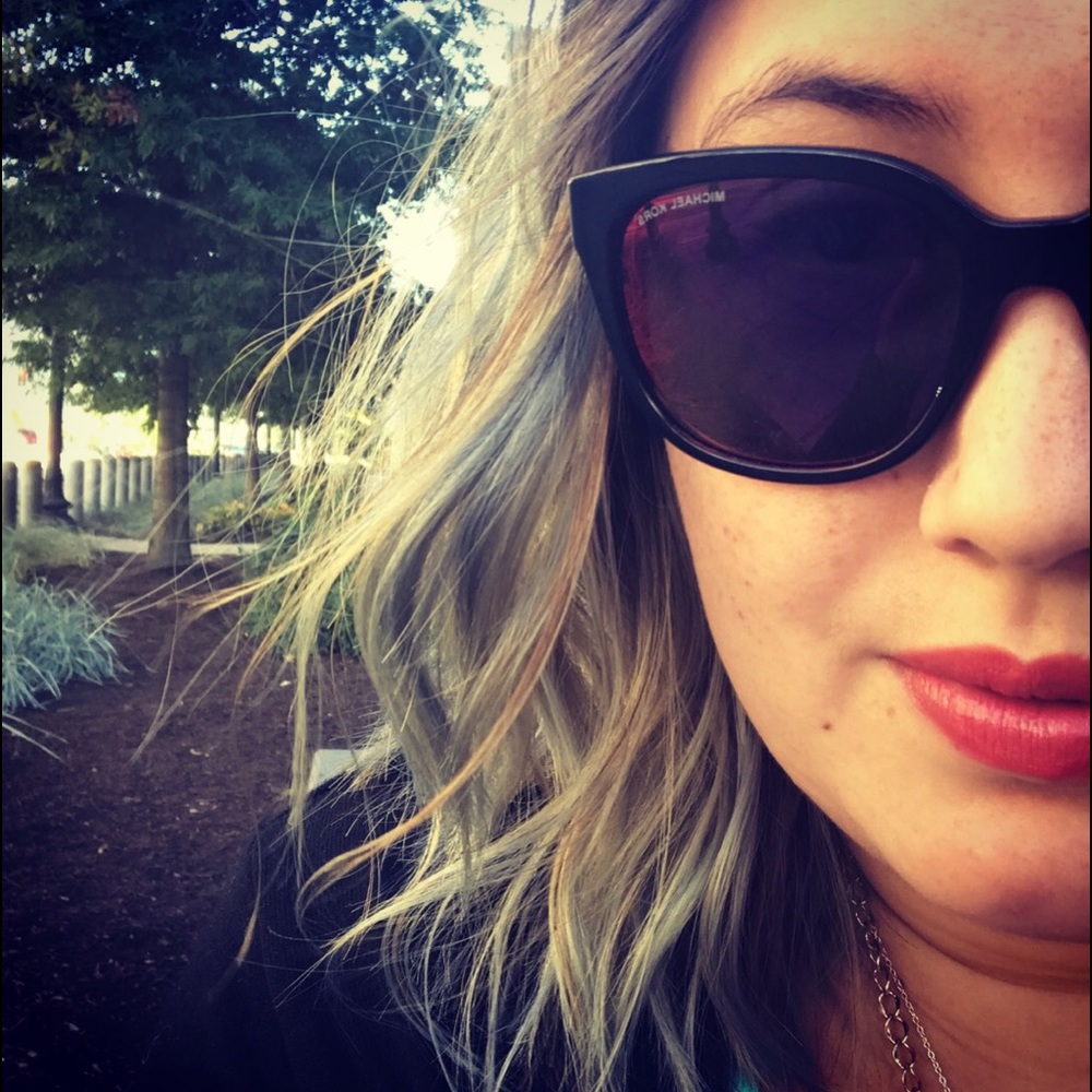Meet your Posher, Jenn